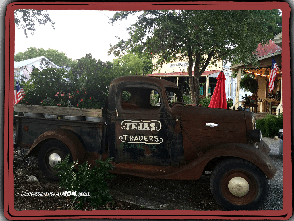 Gruene_Texas_old_truck